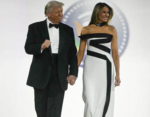 Επέτειος για τον Donald και τη Melania Trump! Τα 20 χρόνια γάμου & η throwback φωτογραφία από την τελετή