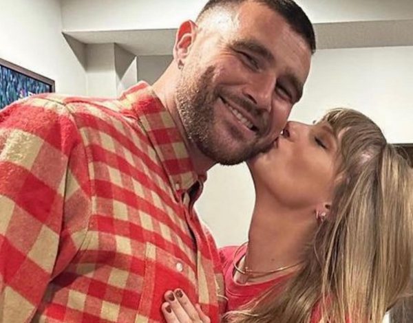 Taylor Swift – Travis Kelce | Το πρώτο αποτυχημένο φλερτ, η παραδοχή της σχέσης & οι φήμες για αρραβώνα